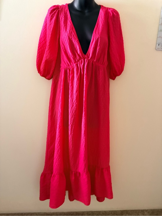 Nobody'S Child Dresses & Skirts - UK Deep V Puff Sleeve Midi Dress in Hot Pink